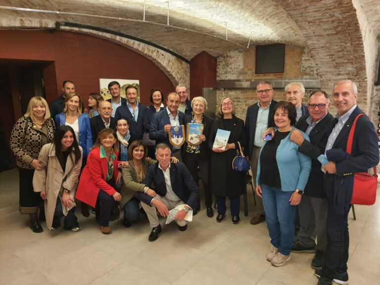 Scopri di più sull'articolo Incontro con i Rotary Club di Cassino e di Salerno Picentia