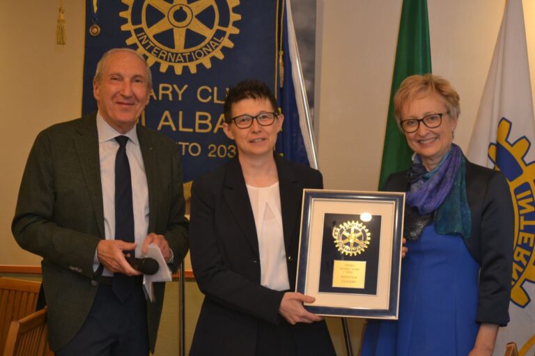 Scopri di più sull'articolo Premio Rotary 2023 a Monica Cinghi e consegna riconoscimenti a strudenti albesi