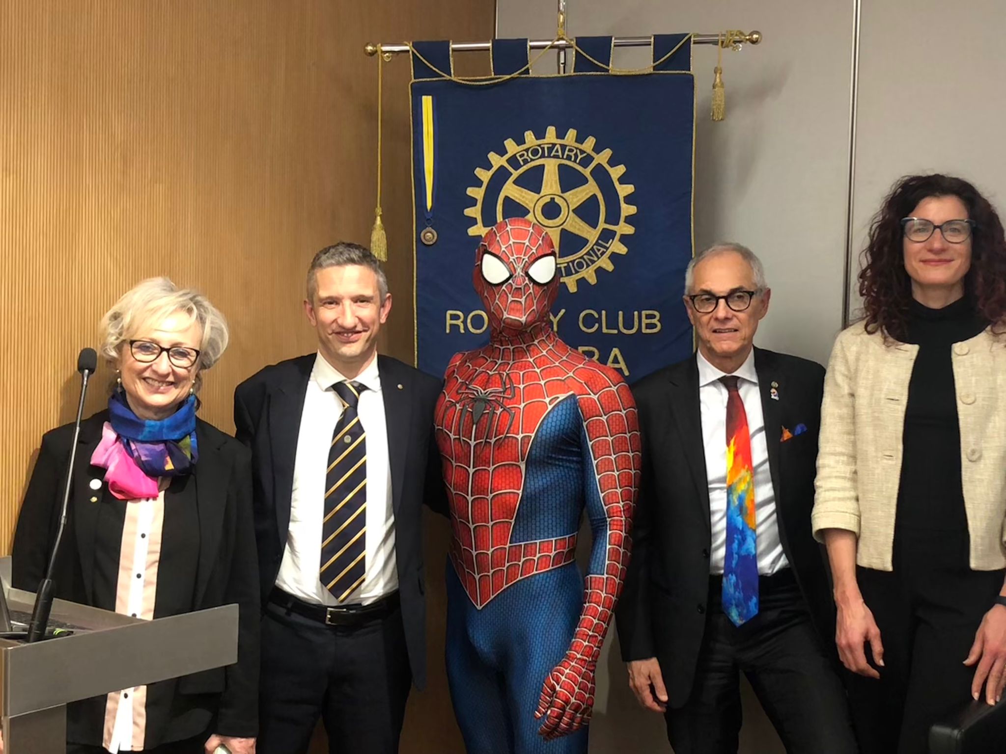 Al momento stai visualizzando Rotary Club Alba ospita Mattia Villardita (alias Spiderman) per il ciclo di incontri “Pronti ad agire, insieme possiamo”