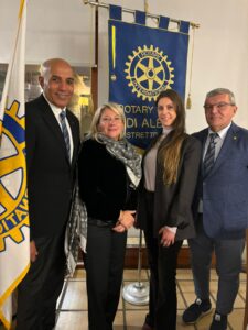 Scopri di più sull'articolo Il Rotary Club Alba ospita l’eclettico imprenditore Hicham Barida