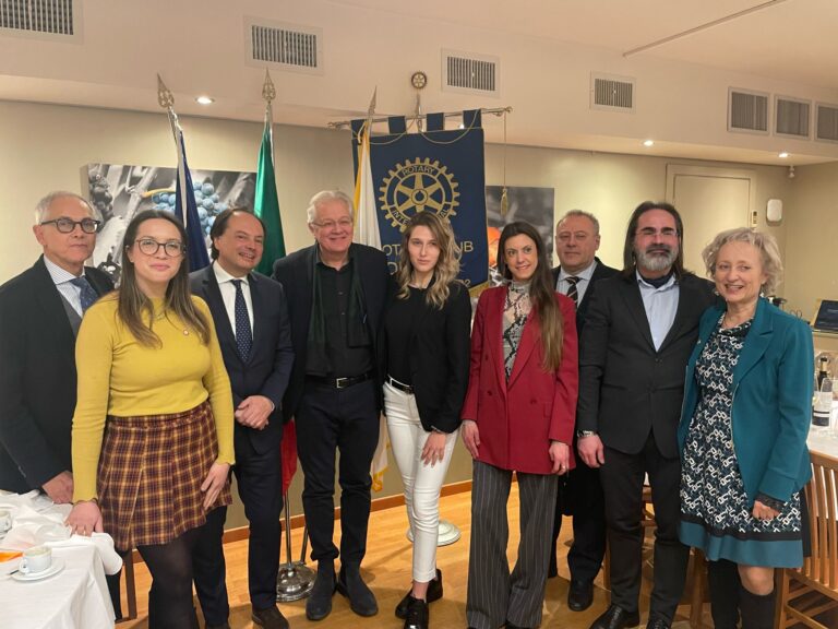 Scopri di più sull'articolo Conferenza “ESG +. La cultura come pratica di sviluppo sostenibile delle imprese” dei soci Cesare Girello, Giuseppe Nova insieme a Dino Bosco