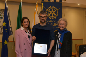 Scopri di più sull'articolo Il Rotary club di Alba per il Consorzio socio assistenziale e Consegna del premio Rotary Alba 2025 al regista Andrea Icardi