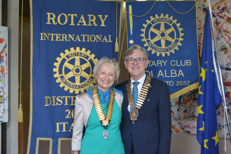 Scopri di più sull'articolo Il Rotary Club Alba ospita il Governatore del Distretto 2032 Luigi Gentile e accoglie tra le sue fila due nuove socie